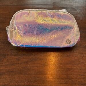 Lululemon Everywhere Belt Bag - Iridescent